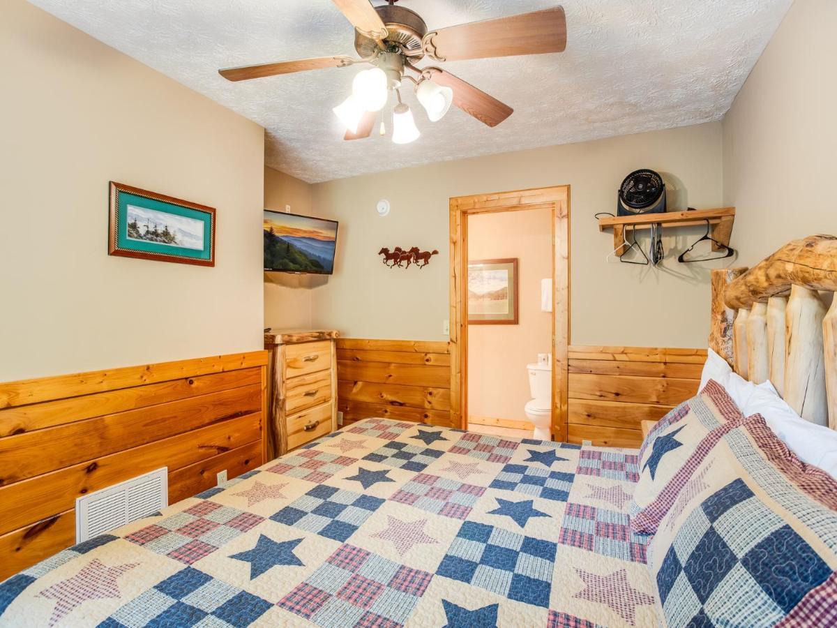 Saddle Ridge Villa Gatlinburg Exterior photo