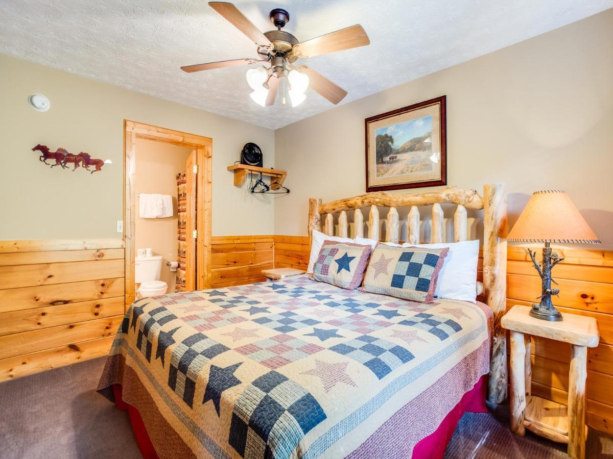 Saddle Ridge Villa Gatlinburg Exterior photo